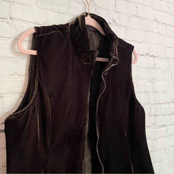 Brown Crushed Velvet Zip Up Women’s Reversible Vest Size: Large - Picture 3 of 7
